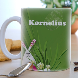 Gefüllt mit süßen Leckereien ist diese Tasse das ideale Ostergeschenk!